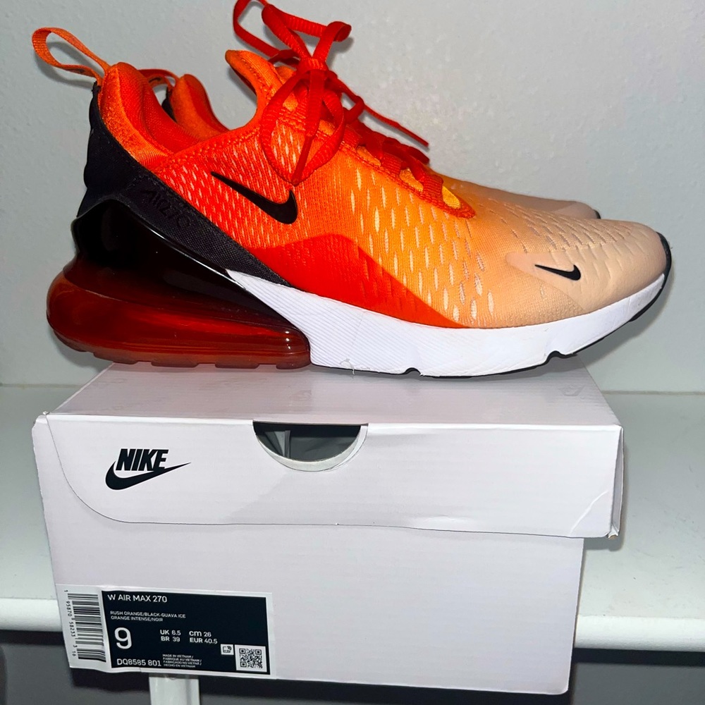 Nike Air Max 270 women size 9